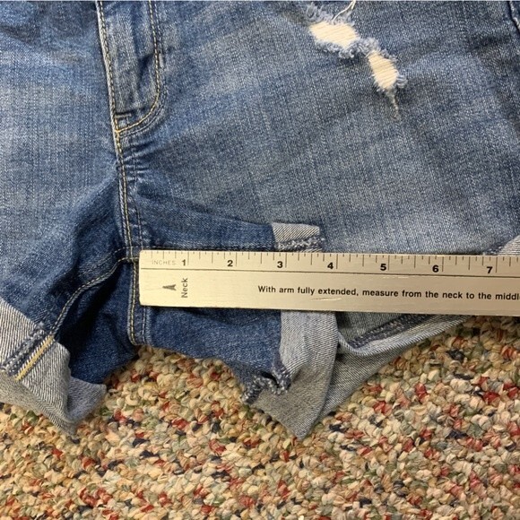 Hollister Medium Wash Distressed Ripped Low Rise Cuffed Midi Shorts Size 5/27 - Picture 13 of 14
